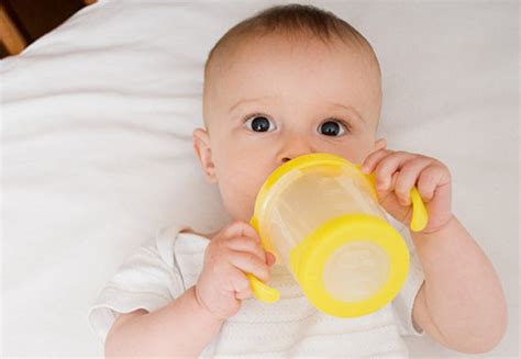 9个月宝宝突然不喝奶粉了怎么解决
