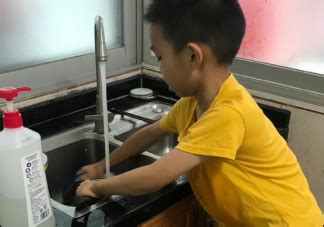 儿子第一次包饺子怎么发朋友圈