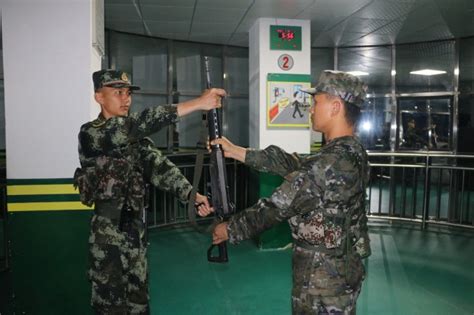 軍服迷彩一共有幾種?美軍軍服是什么彩色?請附圖,謝謝.