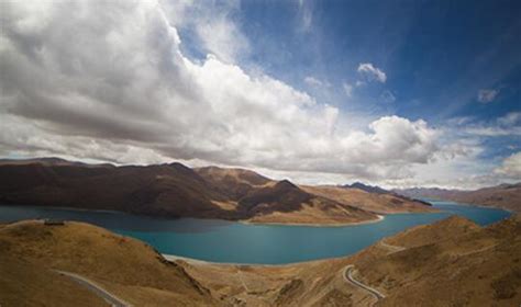 藏北的碧玉湖----羊卓雍错（图）