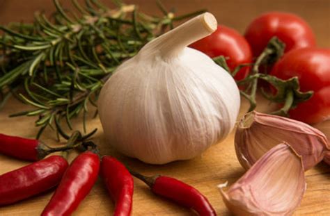 经常吃大蒜对身体有什么好处和坏处