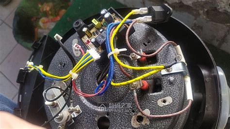 電飯鍋常見故障及其修理技術有關的論文
