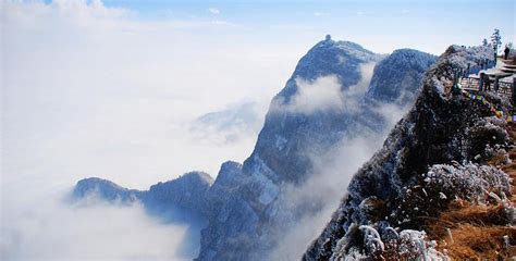 峨山在那里?