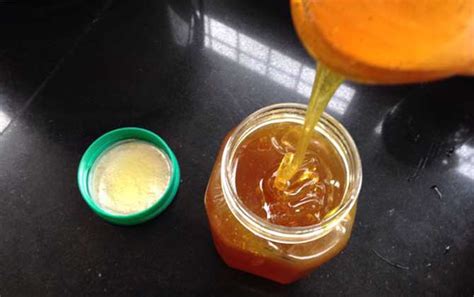 牛奶蜂蜜茯苓面膜自制