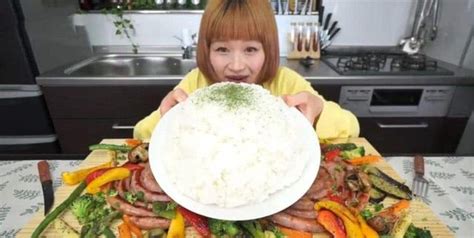 日本人爱吃米饭，为何不胖？看看他们的一日三餐，信息量有点大