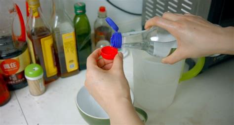 玻璃杯子里的茶漬怎么洗掉?