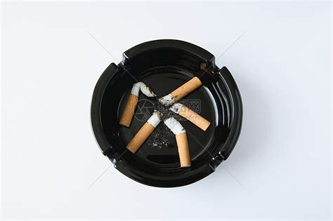 煙灰缸倒水有什么說法?
