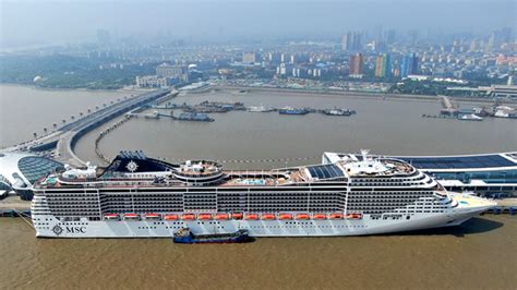 中国第一艘大型邮轮将于10月在外高桥造船开工建造