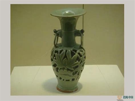 宋代龙泉窑的青瓷净瓶的特征?