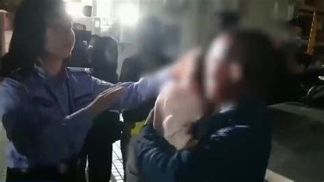 被拐到大山里的美少年