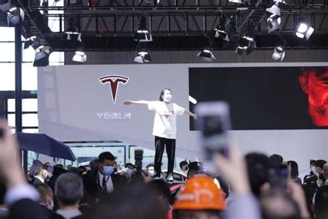 特斯拉model 3刹车失控