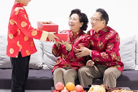 家长给老师过年微信【共计83段】