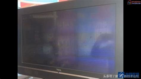 平板電視屏幕打開后,屏幕上出現一道很細很細的豎線,怎么回事,