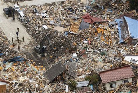 日本地震海啸视频