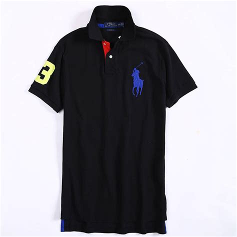 有種POLO衫的標志是三個人騎在馬上拿著鞭子的.那個品牌叫什么啊?.