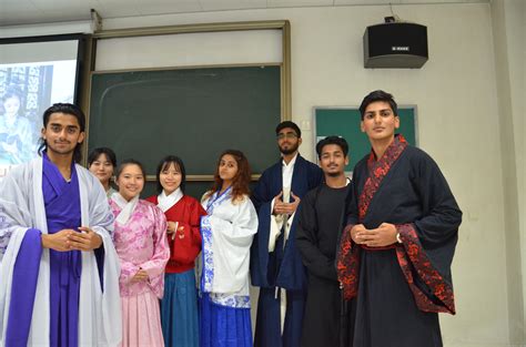 中国留学生在印度学医