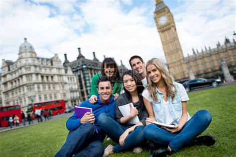 伦敦留学的费用比其他多多少配图