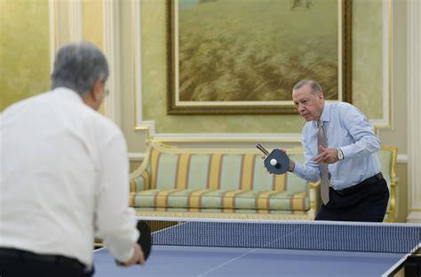哈萨克斯坦留学生打乒乓球视频