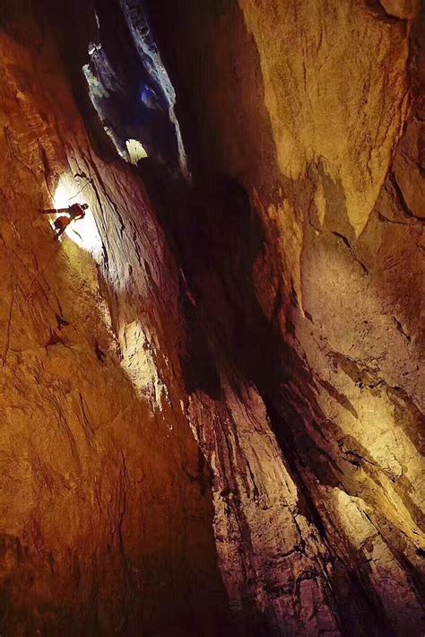 洞窟探险
