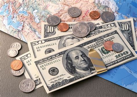 美国留学生活费一年最低要多少钱