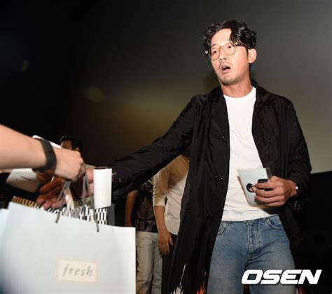 놀라는 하정우