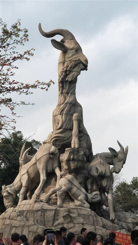 五羊雕像传说是什么？ (广州五只羊的形象是怎么来的？)