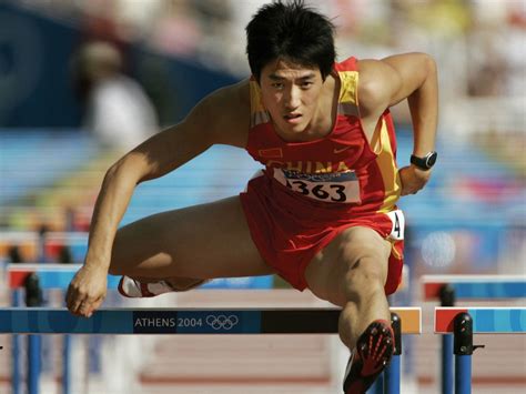 刘翔在08年奥运会是因什么事而退场的？ (2008刘翔为什么退赛)
