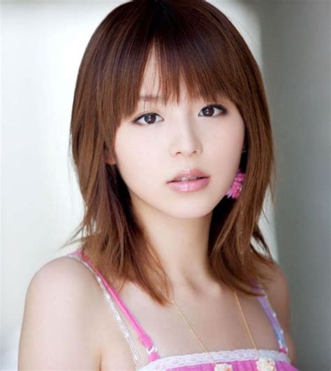 问一个日本女演员，长得挺像徐静蕾，名字叫什么桃的？)