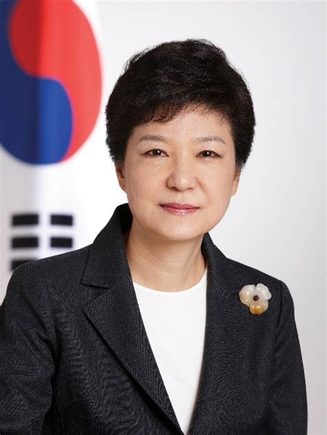 韩国总统朴槿惠 (请给我报一下韩国前总统朴槿惠的情况吧)